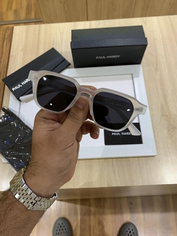 Pa_ul har_dy Y05 white black