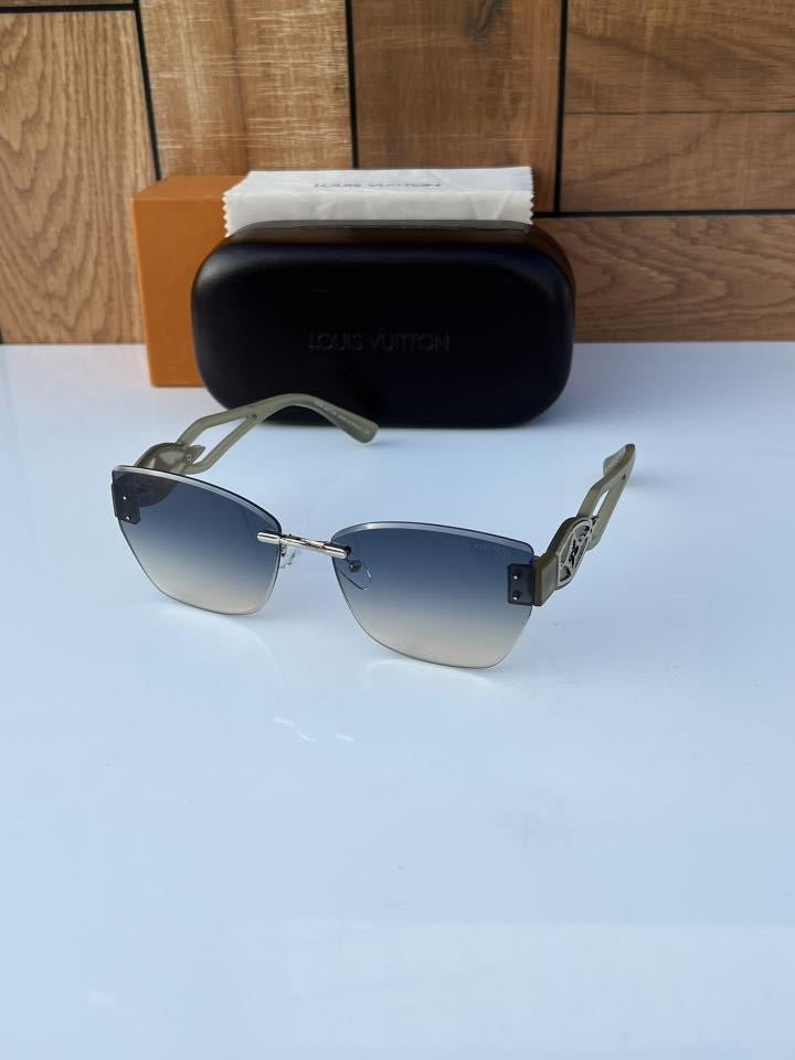 Loui_s_vuitt_on_58175_sea_green