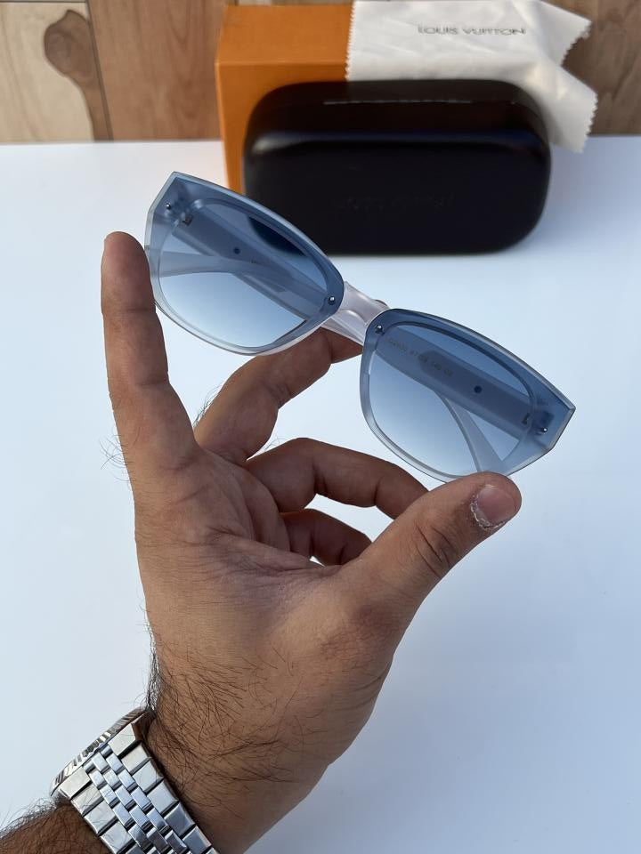 Lou_is_vuitto_n_2900_white_blue