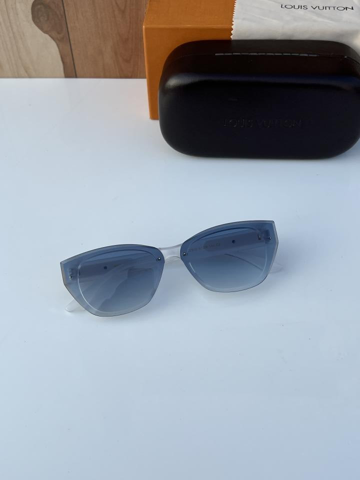 Lou_is_vuitto_n_2900_white_blue