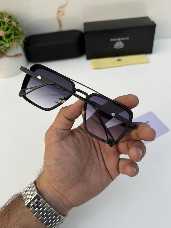 Mayb_ach_72379_black_shaded