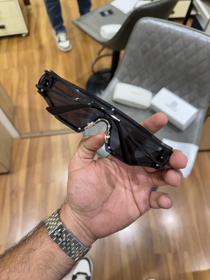 Vers_ace_8037_black