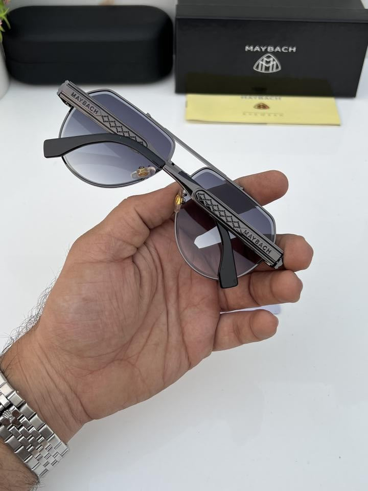 Mayba_ch_72395_black_shaded