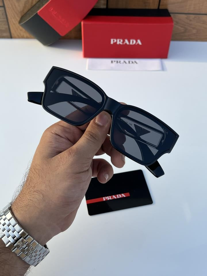 Pra_da_899_glossy_black
