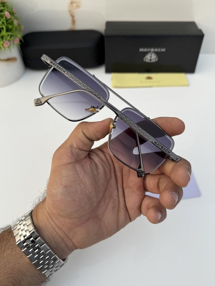 Mayb_ach_78008_black_shaded