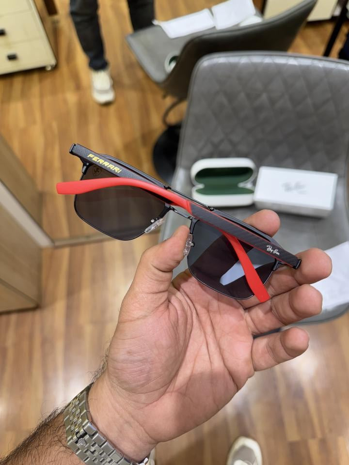 Rayb_an 04 ferrari black red