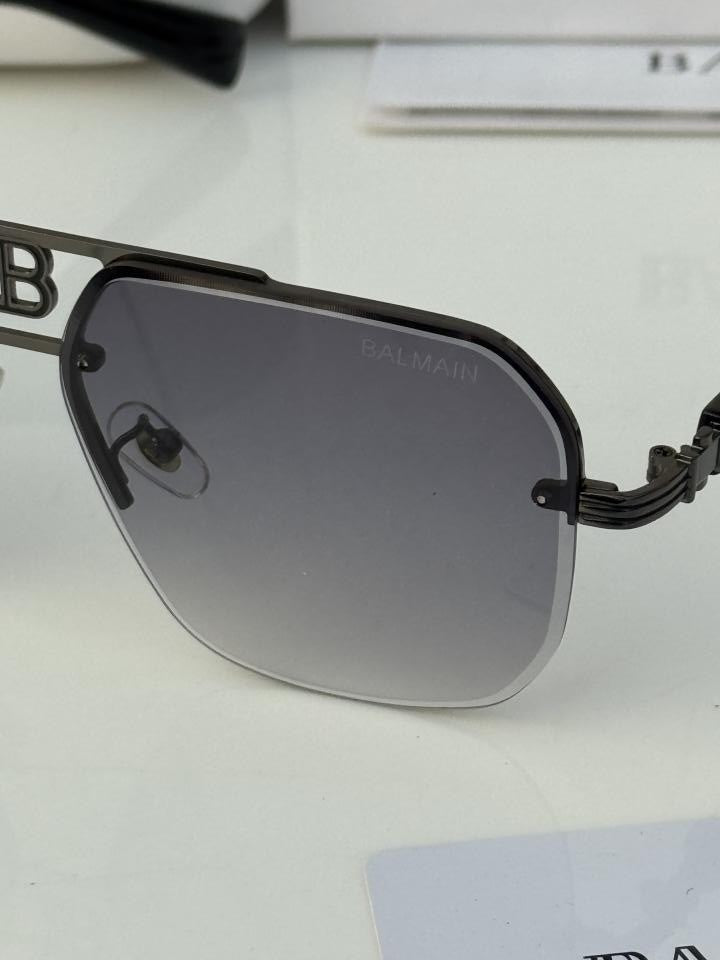 Balm_ain_72386_black_shaded