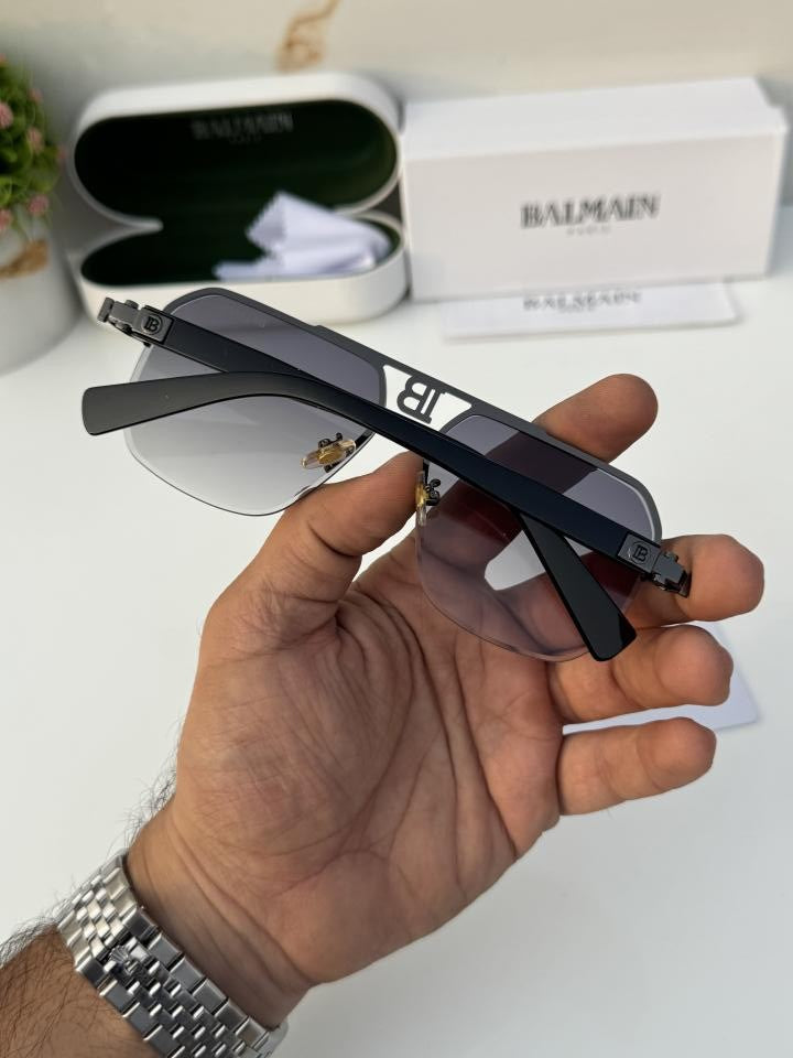 Balm_ain_72386_black_shaded